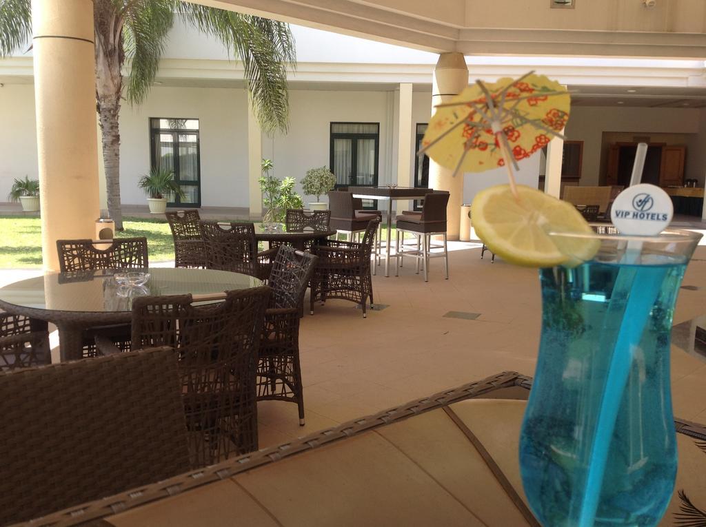 Hotel Vip Grand Maputo Buitenkant foto