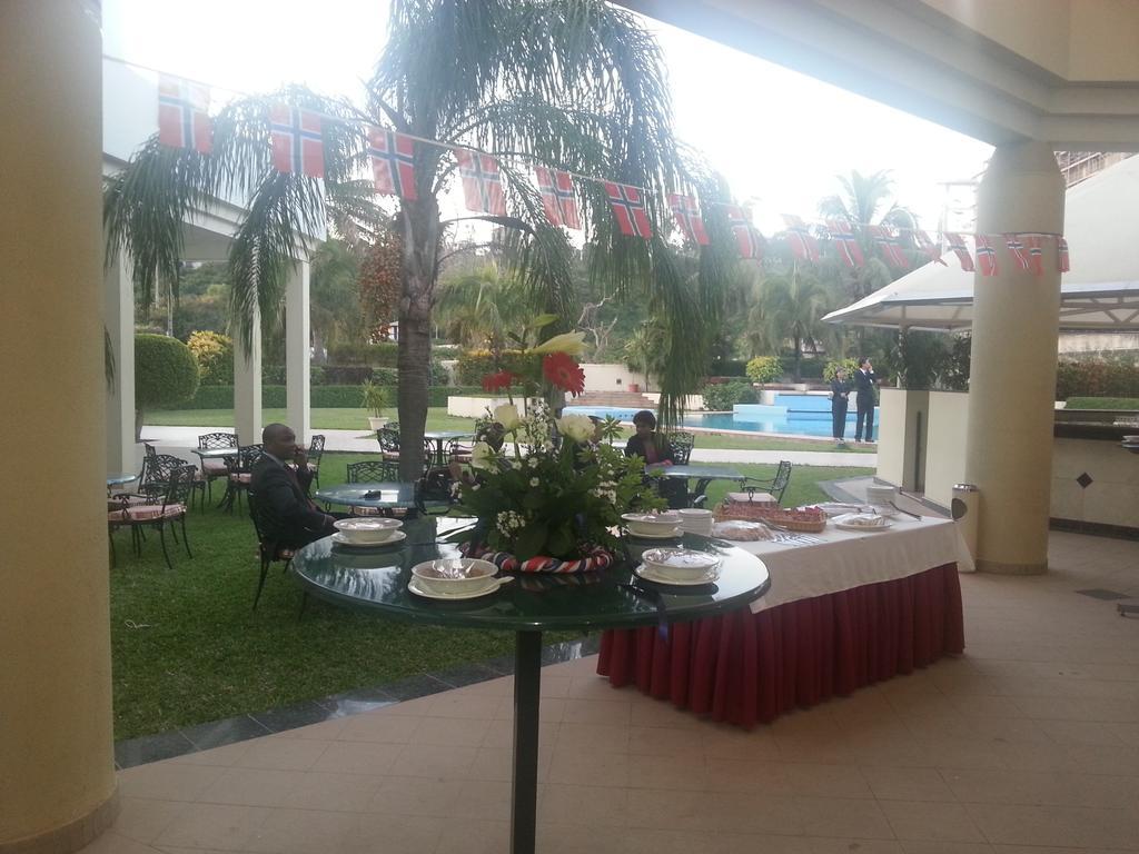 Hotel Vip Grand Maputo Buitenkant foto